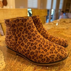 Cat & Jack Girls Leopard Boots Size 11